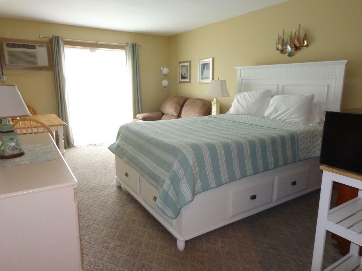Jonathan'S On The Oceanfront Hampton Bagian luar foto