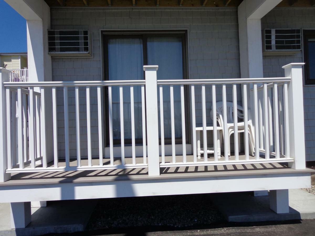 Jonathan'S On The Oceanfront Hampton Bagian luar foto