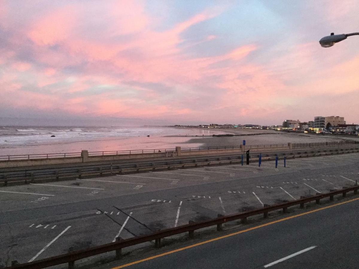Jonathan'S On The Oceanfront Hampton Bagian luar foto