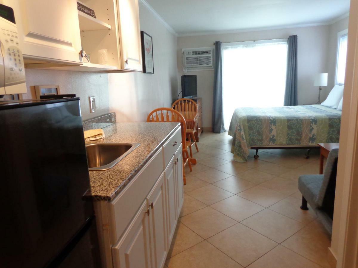 Jonathan'S On The Oceanfront Hampton Bagian luar foto